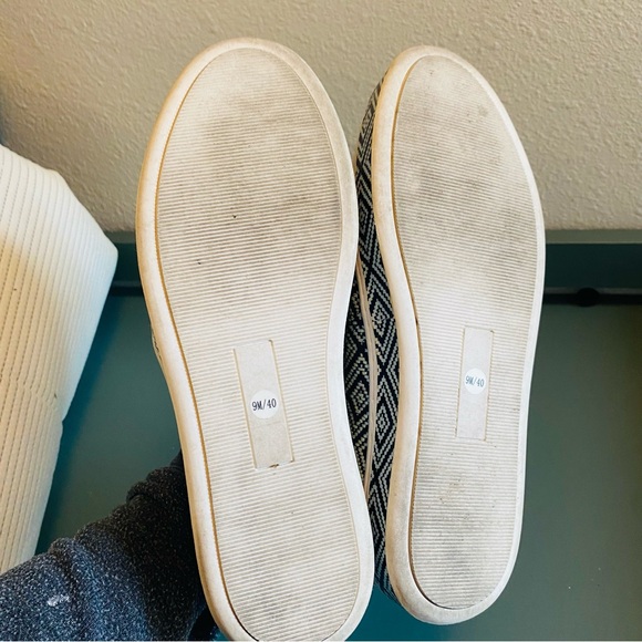 MIX NO 6 Diamond Pattern Slip On Sneakers - Picture 7 of 8